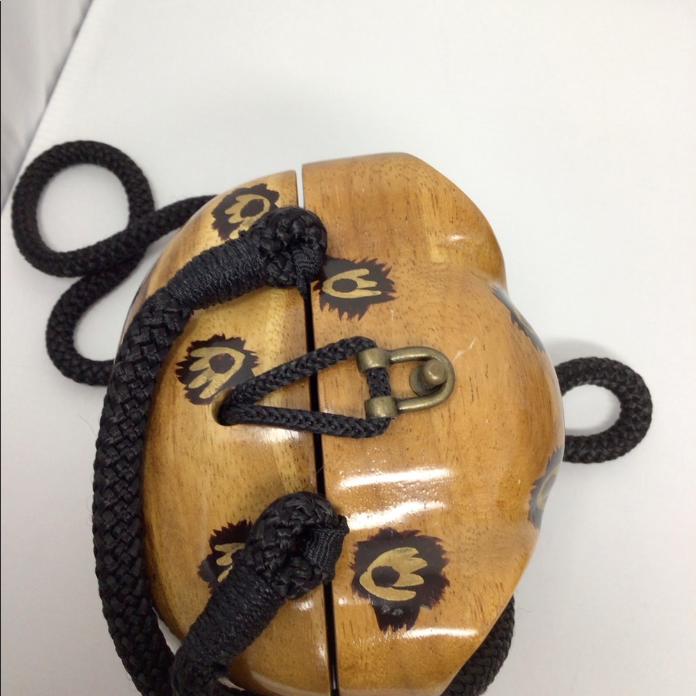 Timmy Woods carved wooden crossbody/clutch bag/purse - Picture 7 of 8